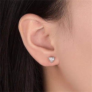 Eleganti orecchini a lobo a cuore in argento 925 con brillanti zirconi bianchi puri