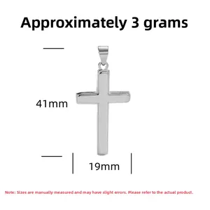 Dimensions du pendentif croix en argent S925 poli avec 41mm de hauteur et 19mm de largeur