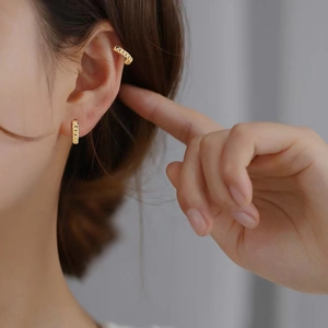 Boucles d'oreilles et manchette en argent S925 doré avec motif chaîne maille gourmette