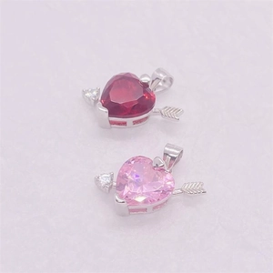 Vintage S925 Silber Amorpfeil Herzanhänger mit roten und rosa Edelsteinen besetzt
