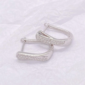 Élégantes boucles d'oreilles en argent S925 avec pavé de micro-zircons blancs étincelants