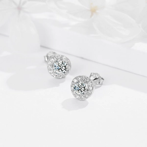 Classic S925 sterling silver halo stud earrings with round cubic zirconia and clear stones