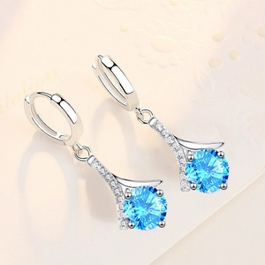 Orecchini a cerchio in argento S925 con pietre preziose blu tonde e micro-zirconi
