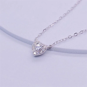 Collier en argent sterling S925 avec pendentif cœur et pierres scintillantes