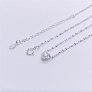 Élégant collier cœur en argent sterling S925 orné de zircons cubiques scintillants