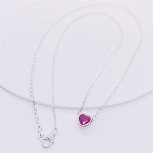 Collana in argento sterling S925 con gemma rossa a cuore e catenella di estensione inclusa