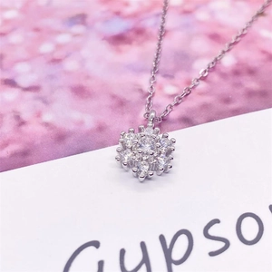 Collana in argento S925 con ciondolo a forma di fiore di sole e zirconi scintillanti