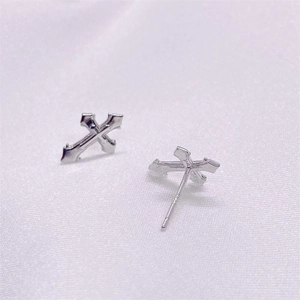 Boucles d'oreilles croix minimalistes en argent sterling S925 avec finition polie 3D