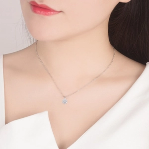 Collana a fiocco di neve in argento S925 con zirconi scintillanti da donna