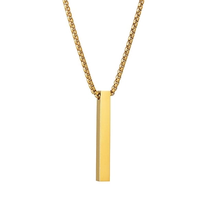 Collier minimaliste avec pendentif barre dorée sur une chaîne vénitienne en argent poli