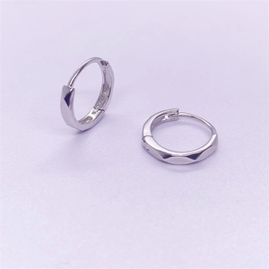 Elegant S925 sterling silver hoop earrings with geometric diamond cut surface and glossy finish