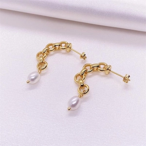 Boucles d'oreilles chaîne en argent S925 doré avec perles baroques sur soie mauve