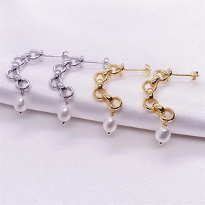 Boucles d'oreilles chaîne en argent S925 avec perles baroques en dorées et argentées