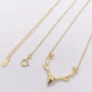 Elegant S925 sterling silver reindeer necklace with gold plating and delicate O-chain