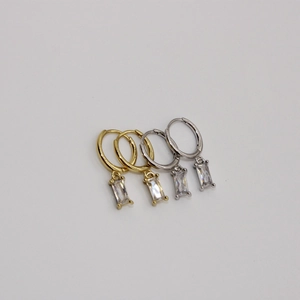 Pendientes de aro S925 en plata con circonita rectangular en acabados oro y plata