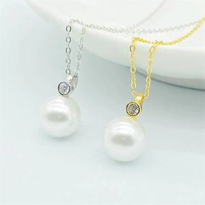 Minimalist S925 sterling silver pearl pendant necklace with sparkling cubic zirconia