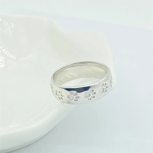 Bague minimaliste en argent sterling S925 avec motifs de pattes gravés en relief