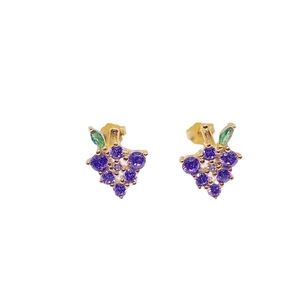 Boucles d'oreilles raisins en argent S925 avec zircons violets et détail de feuille verte