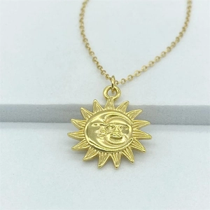 Collier en argent sterling S925 avec pendentif soleil et lune en finition dorée chic