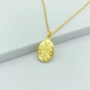 Collier avec pendentif Vierge Marie en argent S925 plaqué or sur socle gris