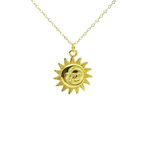 Collier en argent S925 doré avec pendentif céleste représentant le soleil et la lune