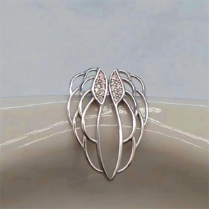 S925 sterling zilveren engelenvleugel oorknopjes met fonkelende zirkonia stenen in zilver