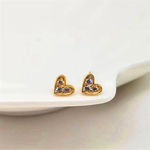 Minimalist S925 silver heart stud earrings with three sparkling crystals in gold finish