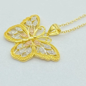 Collier papillon ajouré en argent S925 tricolore avec chaîne dorée élégante