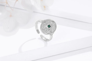 Detailed macro shot of 925 silver ring band featuring a clear S925 hallmark stamp