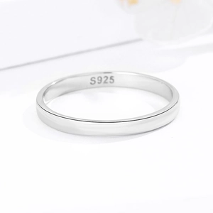 Minimalist S925 sterling silver open ring with polished finish for couples