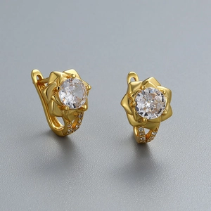 Boucles d'oreilles fleurs de rose en argent 925 avec zirconiums et fini doré chic