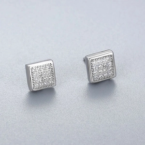 Minimalistische S925 Sterlingsilber Quadrat Ohrstecker mit schimmernden Zirkonia Steinen