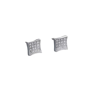 Boucles d'oreilles losange en argent s925 avec zircons blancs micro-pavés élégantes