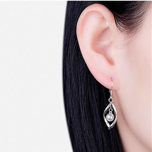 Minimalist S925 silver pearl drop earrings with elegant hollow geometric hook design