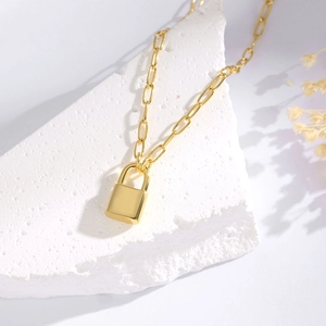 Minimalistische 925 Sterling Silber Schloss Anhänger Halskette mit goldener Büroklammerkette