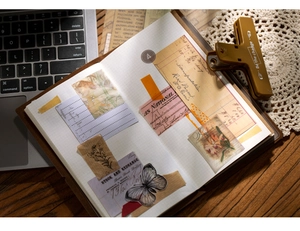 Macro-opname van vintage perkamentpapier met bloemmotieven en retro scrapbook versiering