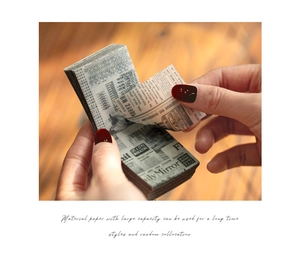 Detailopname van vintage kalkpapierblokken voor scrapbooking en DIY-dagboeken