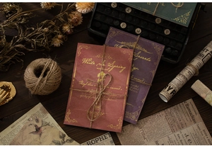Macro de papier de style vintage avec détails dorés et reliure en corde de chanvre