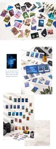 Nahaufnahme der Laser-LOMO-Sticker mit blauen Fotomotiven und Glitzerschicht