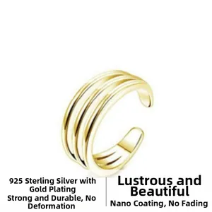 Détail de la bague d'orteil à trois couches en argent sterling 925 plaqué or