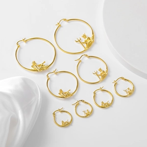 Boucles d'oreilles créoles dorées avec reliefs Cupidon et Diable en quatre tailles