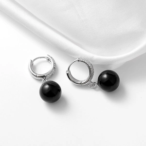 Boucles d'oreilles en argent S925 avec zircons et gouttes d'agate noire sur soie