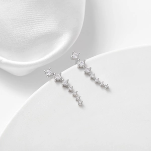 Minimalist silver S925 sterling silver earring with sparkling cubic zirconia stones