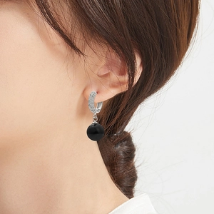 Boucles d'oreilles pendantes en argent S925 avec perles d'agate noire et zircons brillants