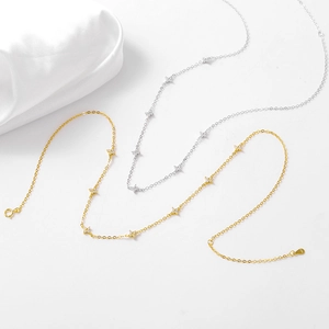 Collana Quadrifoglio in Argento Sterling S925 per Donna Raffinata Catena a Clavicola con Intarsio in Zirconia Gioielli Eleganti
