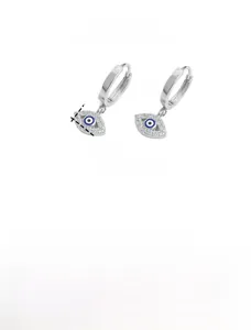 Detailansicht der S925 Silber Evil Eye Creolen mit AAAAA Zirkon und blauem Emaille