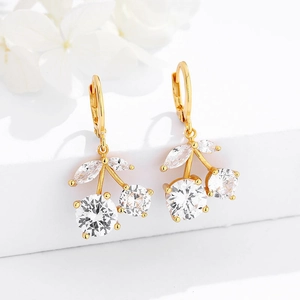 Elegante S925 Silber Kirschohrringe mit funkelnden Kristallen und Gold-Finish