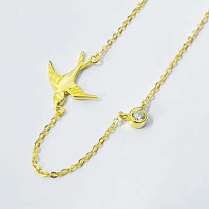 Collier hirondelle en argent S925 plaqué or avec pendentif oiseau et pierre de zircone