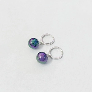 S925 sterling silver hoop earrings with iridescent pearls showing purple-green gradient