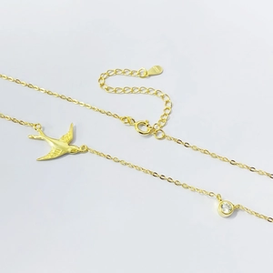Collier en argent sterling S925 doré avec pendentif hirondelle et zircon cubique
